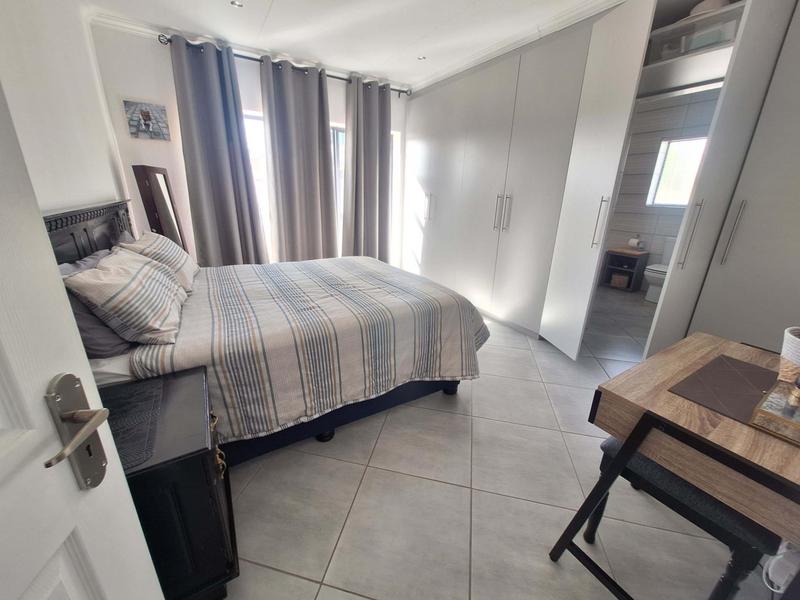 2 Bedroom Property for Sale in Reebok Western Cape